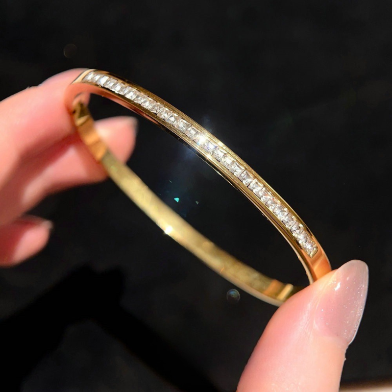 Shiny Zircon Bracelet